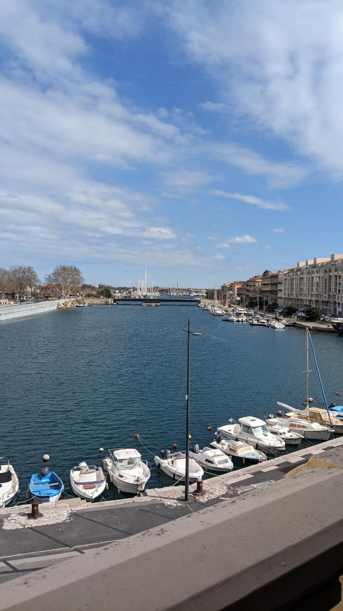 Apartmán T3 Avec Terrasse Avec Vue Exceptionnelle Sur Les Quais De Sète Exteriér fotografie